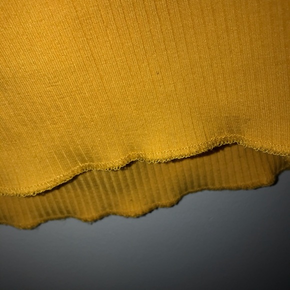 πΌ3/$30πΌ Ardene Basic Crop Tank - Picture 2 of 3